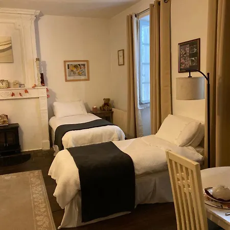 7 Dagnaud De La Tude Our Family Style With En-suite Bed & Breakfast 3*